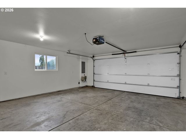 340 54TH St, Springfield, OR 97478