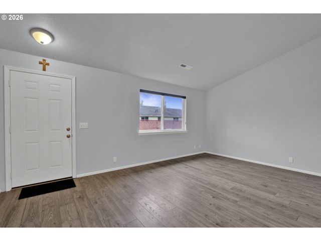 340 54TH St, Springfield, OR 97478