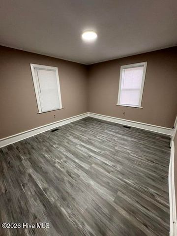211 E Williamson Street, Mount Olive, NC 28365