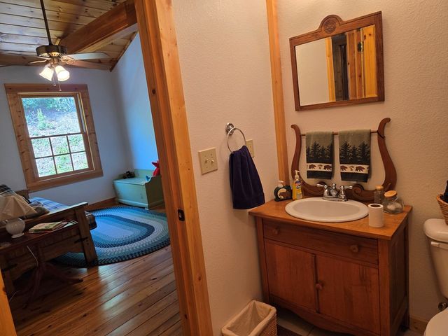 586 Laurel Haven Road, Hayesville, NC 28904