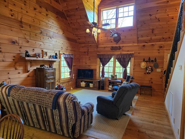 586 Laurel Haven Road, Hayesville, NC 28904