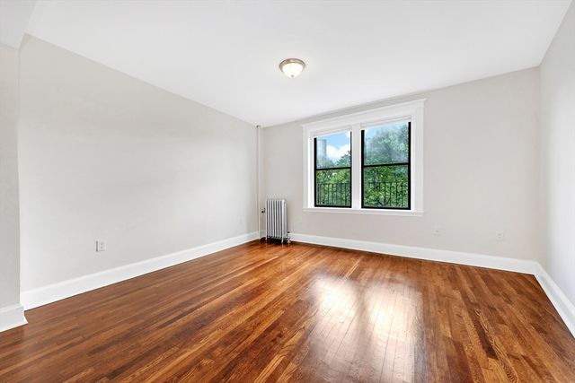 11 Park Dr 11-22, Boston, MA 02215