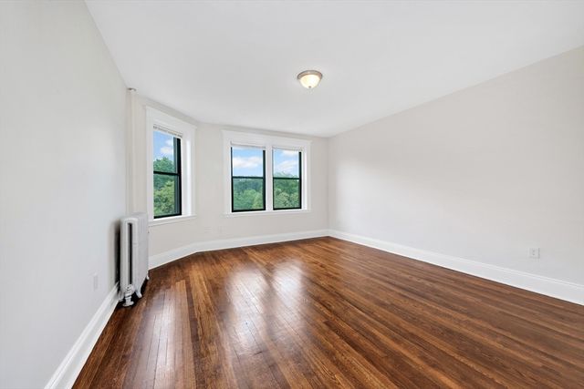 11 Park Dr 11-22, Boston, MA 02215