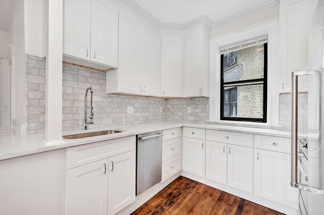 11 Park Dr 11-22, Boston, MA 02215