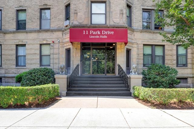 11 Park Dr 11-22, Boston, MA 02215