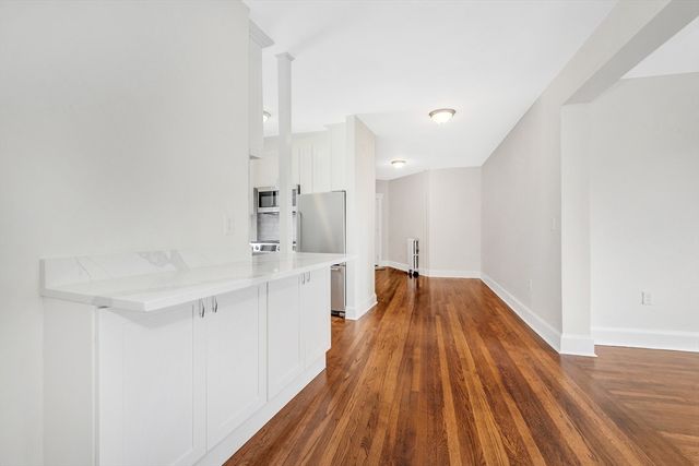 11 Park Dr 11-22, Boston, MA 02215