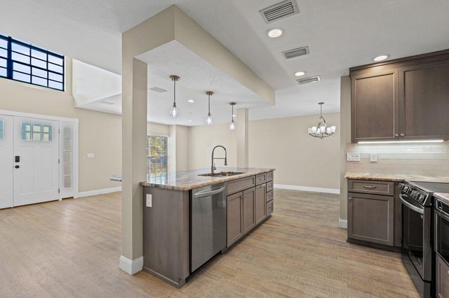 702 133RD STREET E, Bradenton, FL 34212