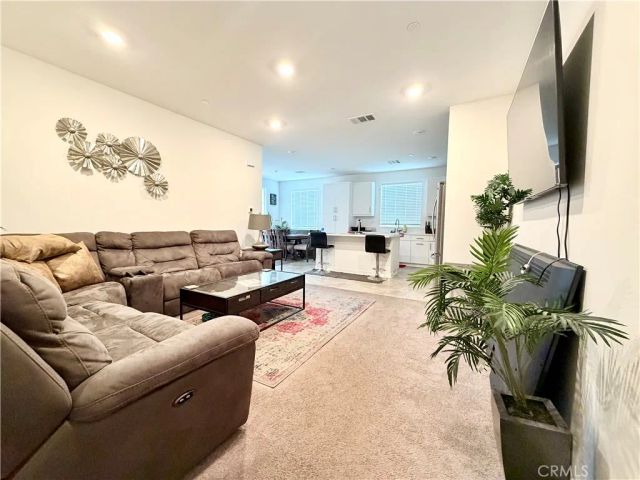 16584 Poppy Seed Ln, Fontana, CA 92336