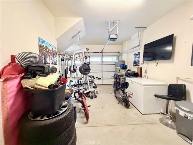 16584 Poppy Seed Ln, Fontana, CA 92336