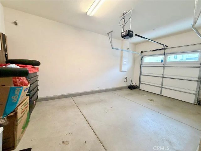 16584 Poppy Seed Ln, Fontana, CA 92336