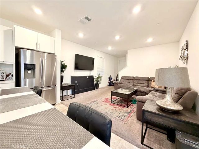 16584 Poppy Seed Ln, Fontana, CA 92336