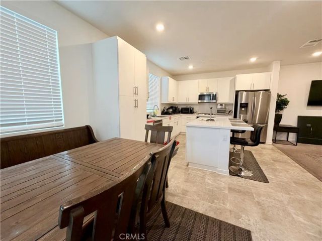 16584 Poppy Seed Ln, Fontana, CA 92336