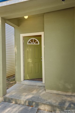 5007 Summit Wood Apt 4, San Antonio, TX 78229