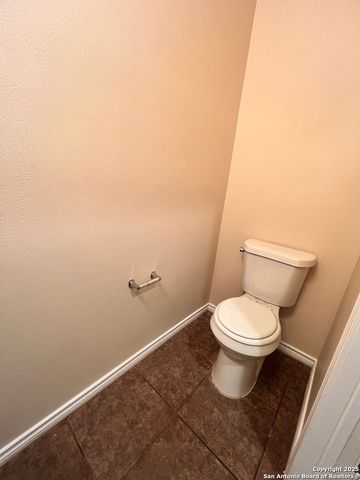 5007 Summit Wood Apt 4, San Antonio, TX 78229