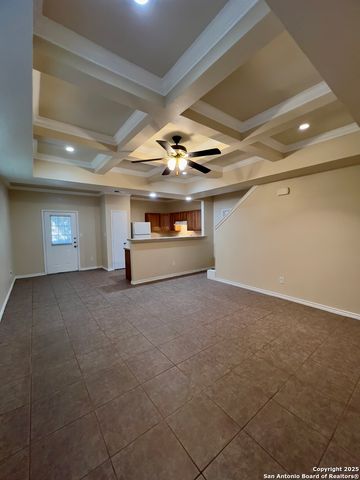 5007 Summit Wood Apt 4, San Antonio, TX 78229