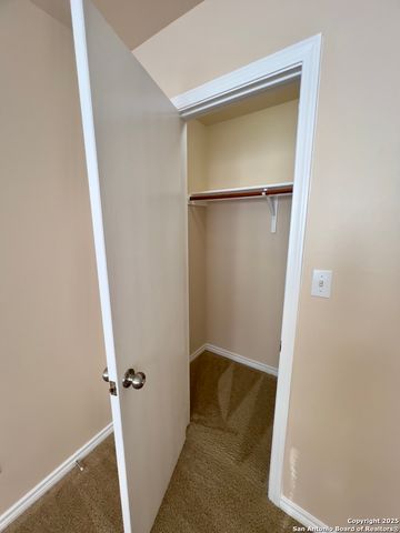 5007 Summit Wood Apt 4, San Antonio, TX 78229