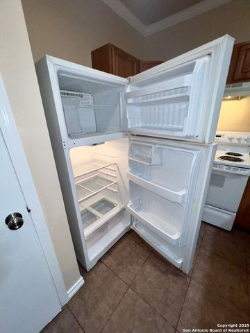 5007 Summit Wood Apt 4, San Antonio, TX 78229