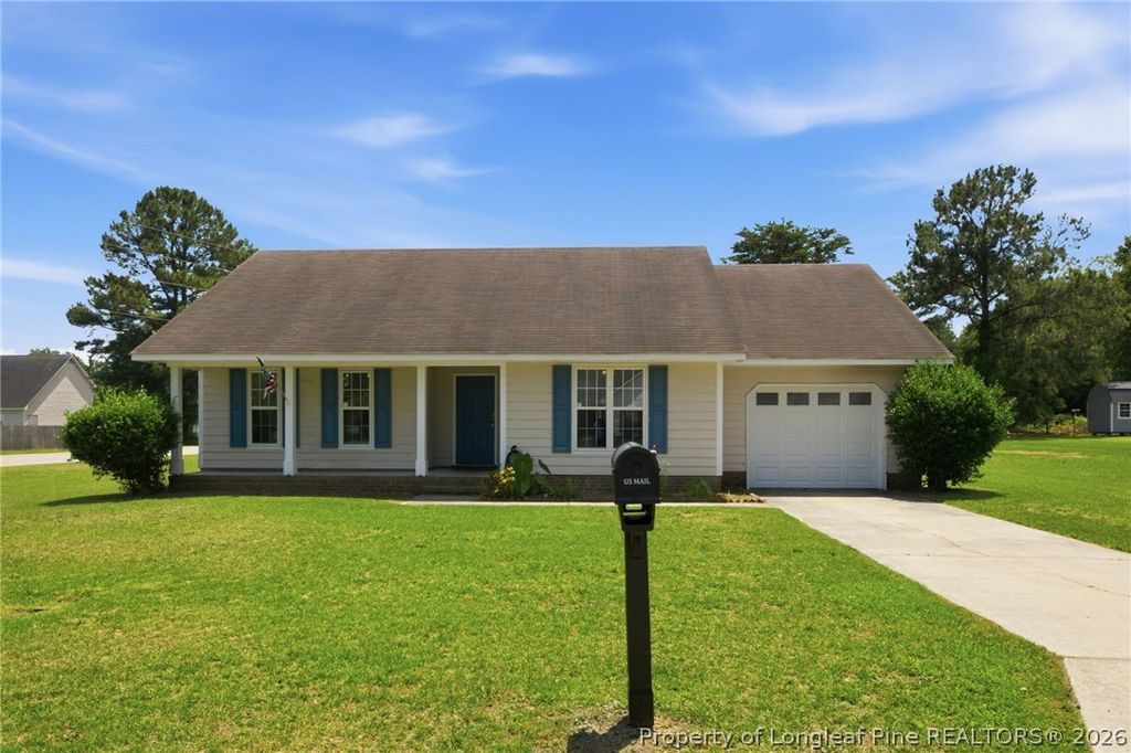 111 Hobson Court, Raeford, NC 28376 — photo 2