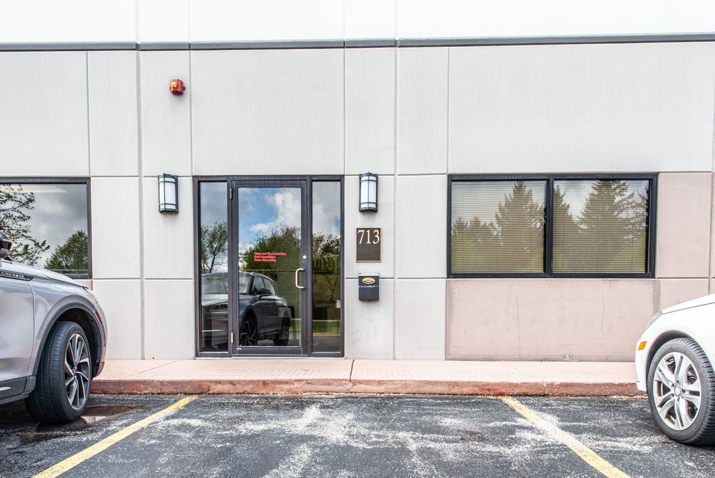 713 Rose Road, Lake Zurich, IL 60047