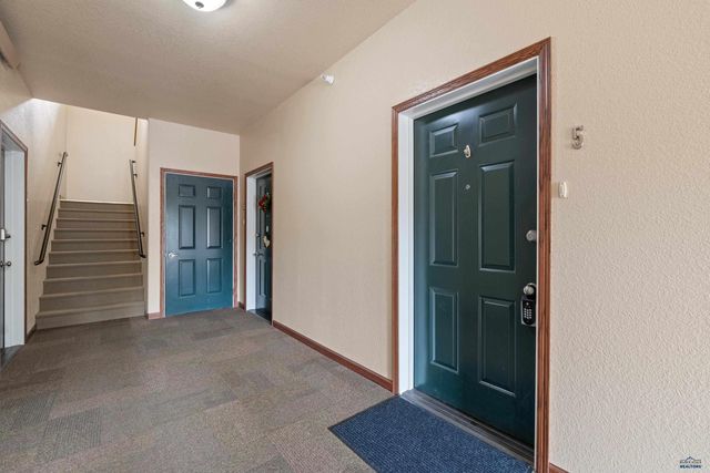 1632 EVERGREEN DR, Rapid City, SD 57702
