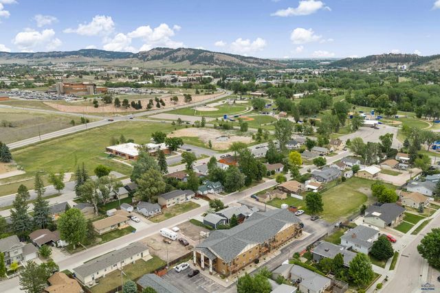 1632 EVERGREEN DR, Rapid City, SD 57702