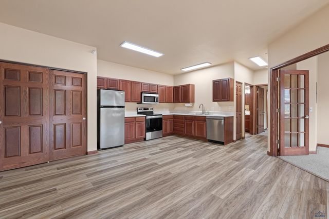 1632 EVERGREEN DR, Rapid City, SD 57702