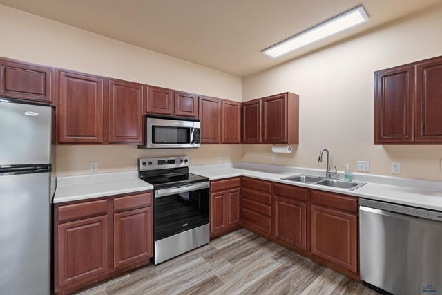 1632 EVERGREEN DR, Rapid City, SD 57702