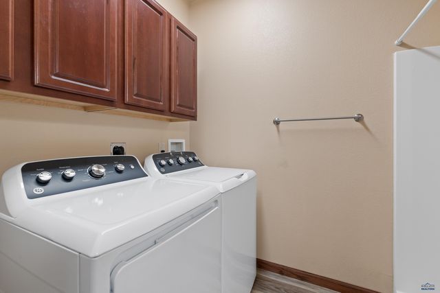 1632 EVERGREEN DR, Rapid City, SD 57702