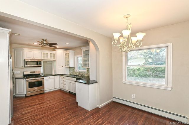 38 Roosevelt Avenue, Sayville, NY 11782