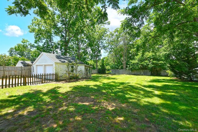 38 Roosevelt Avenue, Sayville, NY 11782
