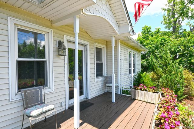 38 Roosevelt Avenue, Sayville, NY 11782