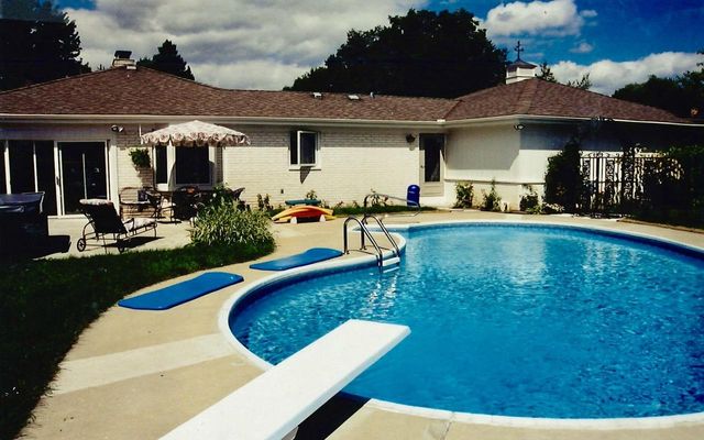 2365 Mary Beth COURT, Brookfield, WI 53005