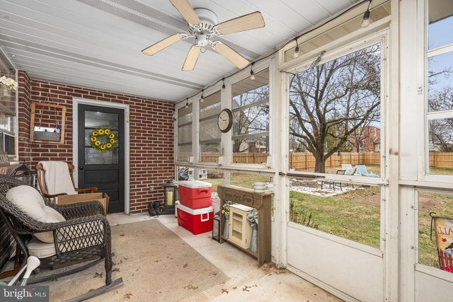 20 1ST AVE, Pottstown, PA 19464