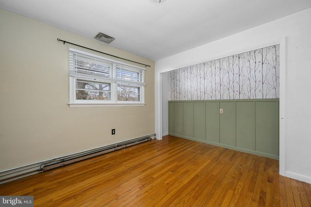 20 1ST AVE, Pottstown, PA 19464