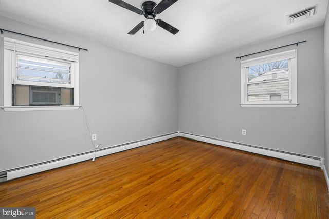 20 1ST AVE, Pottstown, PA 19464