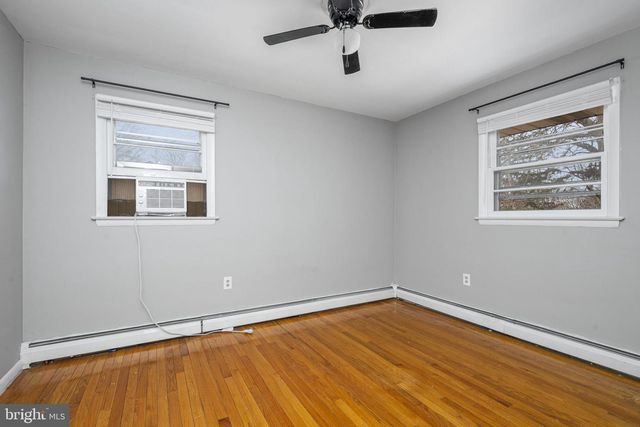 20 1ST AVE, Pottstown, PA 19464