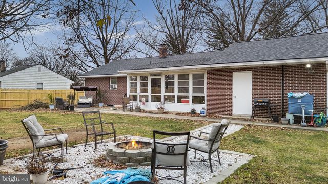 20 1ST AVE, Pottstown, PA 19464