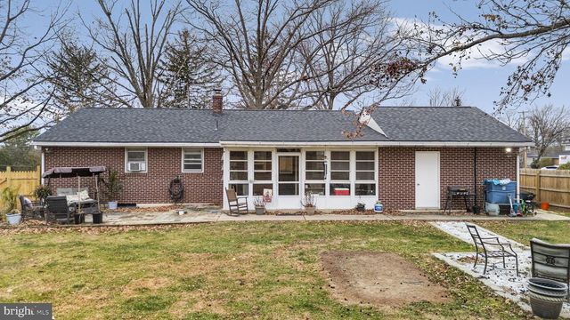 20 1ST AVE, Pottstown, PA 19464