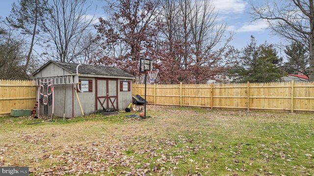 20 1ST AVE, Pottstown, PA 19464