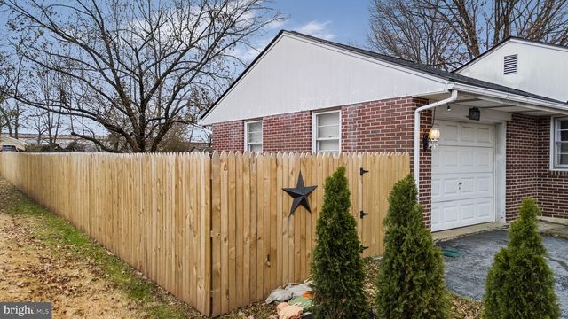 20 1ST AVE, Pottstown, PA 19464