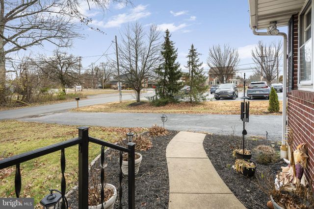 20 1ST AVE, Pottstown, PA 19464