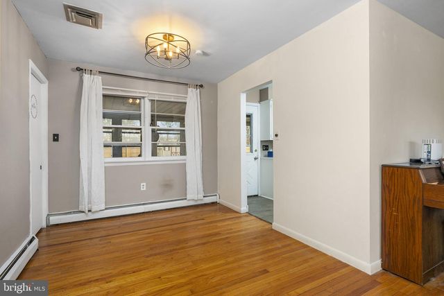 20 1ST AVE, Pottstown, PA 19464