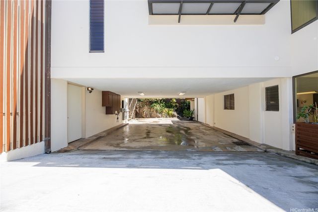 1632 Ihiloa Loop, Honolulu, HI 96821