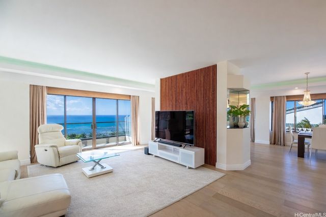 1632 Ihiloa Loop, Honolulu, HI 96821