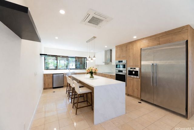 1632 Ihiloa Loop, Honolulu, HI 96821
