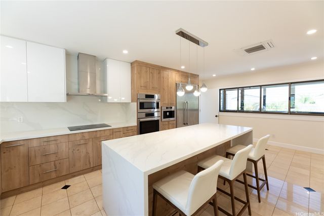 1632 Ihiloa Loop, Honolulu, HI 96821