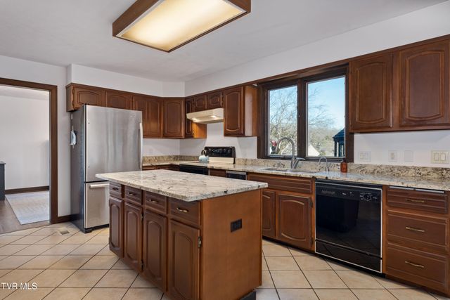 15 Crown Circle 15, Kingsport, TN 37660