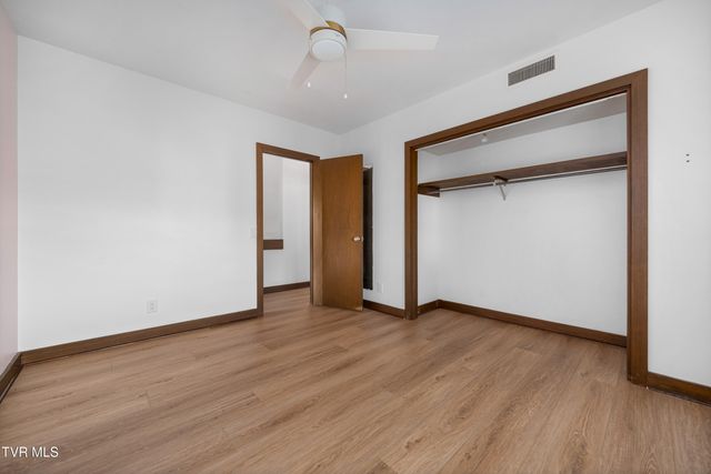 15 Crown Circle 15, Kingsport, TN 37660