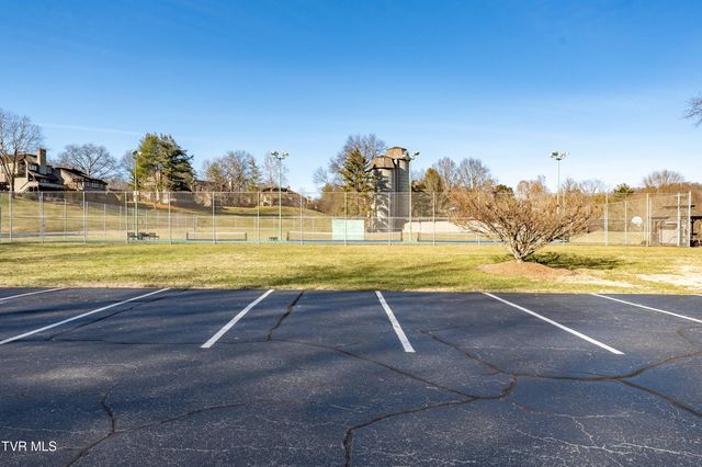 15 Crown Circle 15, Kingsport, TN 37660