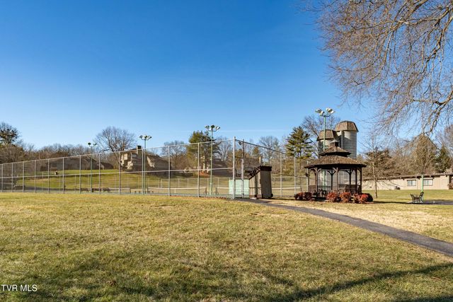 15 Crown Circle 15, Kingsport, TN 37660